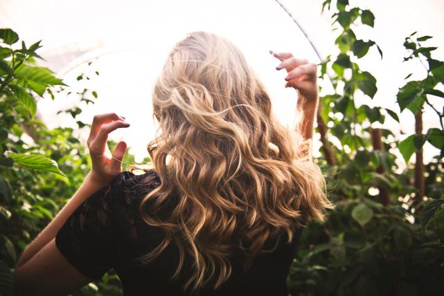 Neutralise yellow tones & brighten your blonde hair with this new purple shampoo